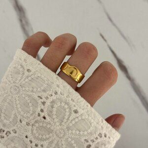SKU:0370 gold ring made of high-quality materials stainless steel waterproof